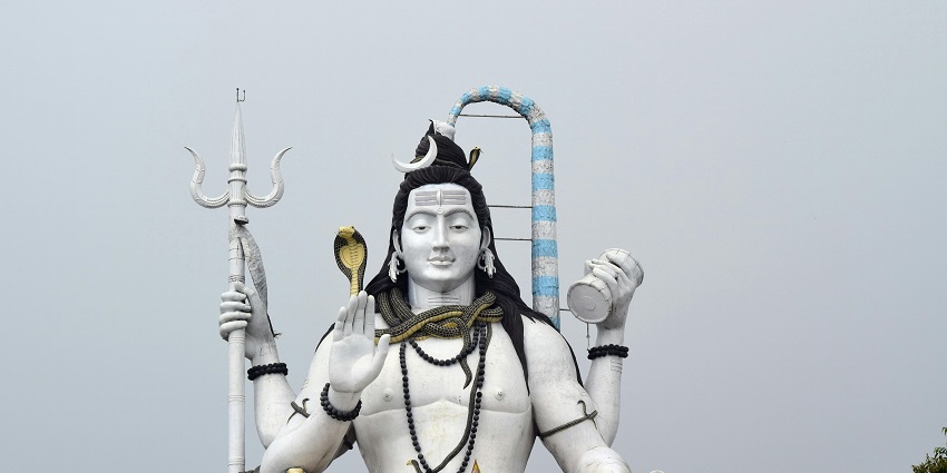 : The majestic view of Kachnar City Shiva Temple is meant to leave you spellbound.