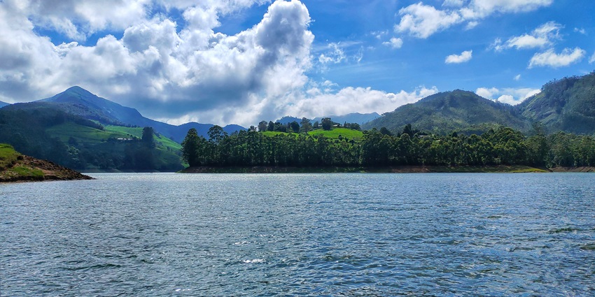 Kaikondrahalli Lake is one of the most peaceful places to visit in Bangalore for couples