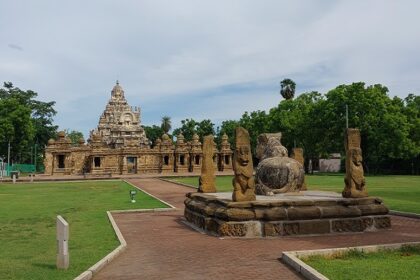 The premises of Kailasanathar Temple.