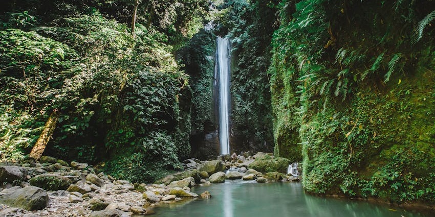 Kaiserin Falls is one of the peaceful places to visit near Krishnagiri for nature lovers.