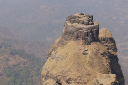 Kalavantin's Mahal, a historic tourist attraction near Maharashtra, has stone arches.