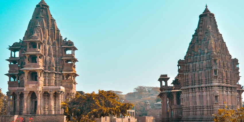 Kaleshwar Temple's towering spires against a clear blue sky in Nanded make it a popular place to visit