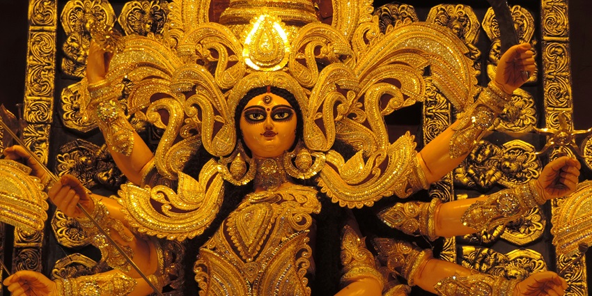 Kalibari Temple is one of the famous temples in Faridabad for seeking blessings.