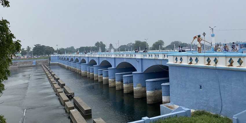 A beautiful view of the Kallanai Dam near Malaikottai Templ