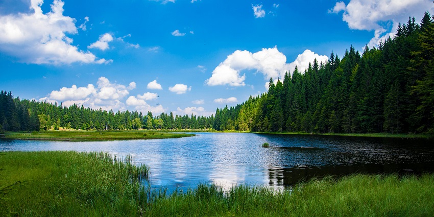 A landscape of Kalote Lake, a tourist attraction near the Arctic seasonal waterfall.