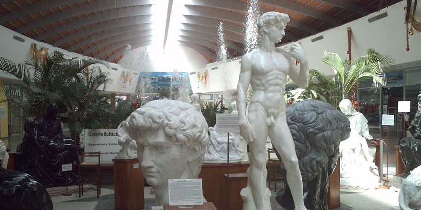 A variety of sculptures in the Kalpana Art Gallery, one of the art galleries in Nagpur