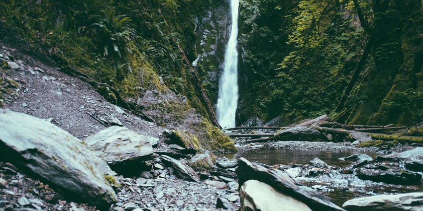 An image of a majestic Kalu Waterfall, one of the best places to visit in Malshej Ghat.