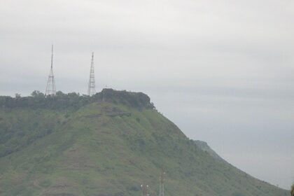 An image of Kalyangad Fort in Maharashtra with panoramic views and ancient ruins.