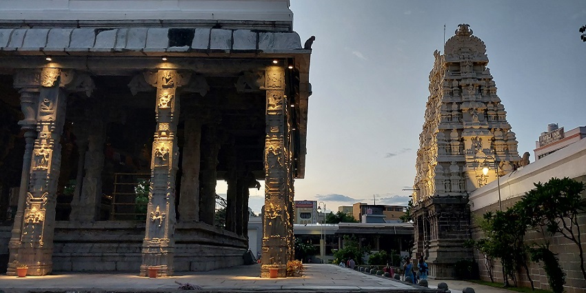 A view of Kamakshi Temple, a devi temple in Tamil Nadu for travellers