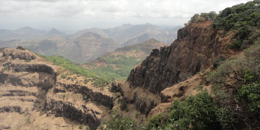 Kamshet, is one of the famous places to visit near Pune in June for paragliding and trekking.