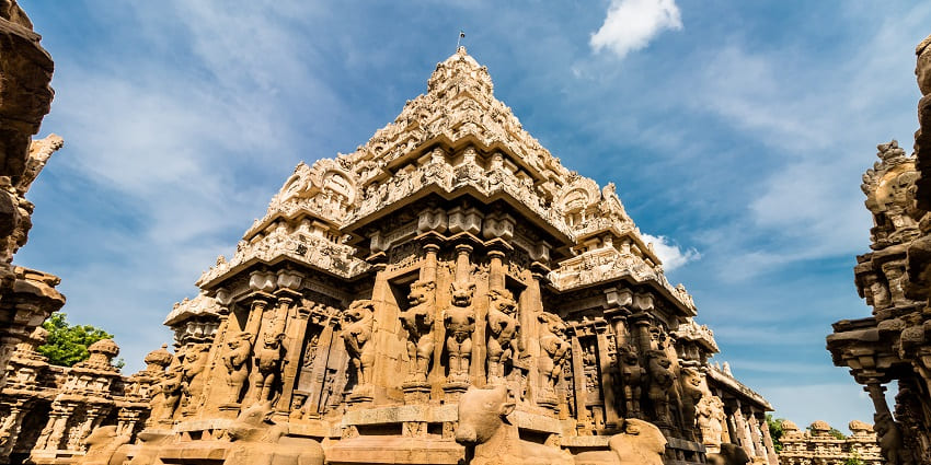 Places near Chennai for the weekend feature Kanchipuram and its tourist attractions.