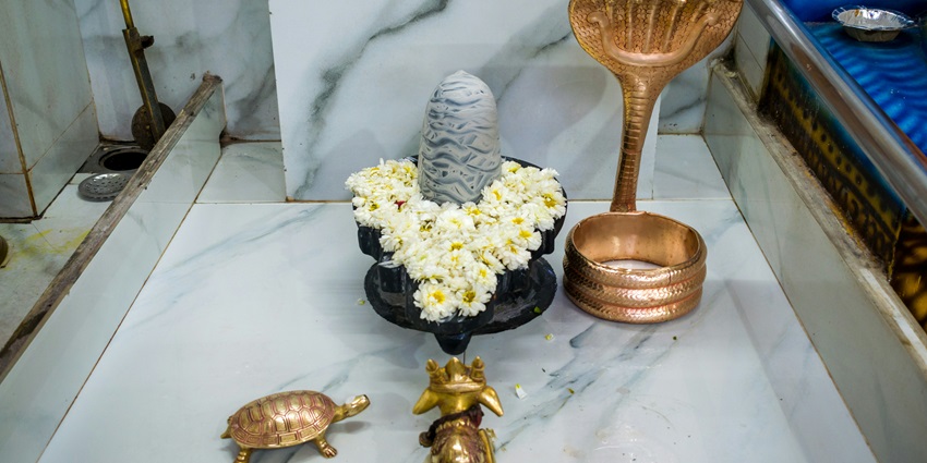 Kankaleshwar Temple is a sacred temple dedicated to Lord Shiva, known for tranquillity.