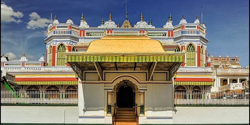 A picture of Kannadukathan Palace showcasing Chettinad’s rich architectural heritage.