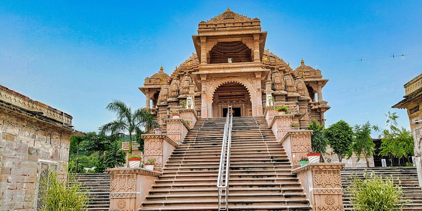 Image of Kannathamman Temple, one of the most famous temples in Ambattur for tourists to seek blessings.
