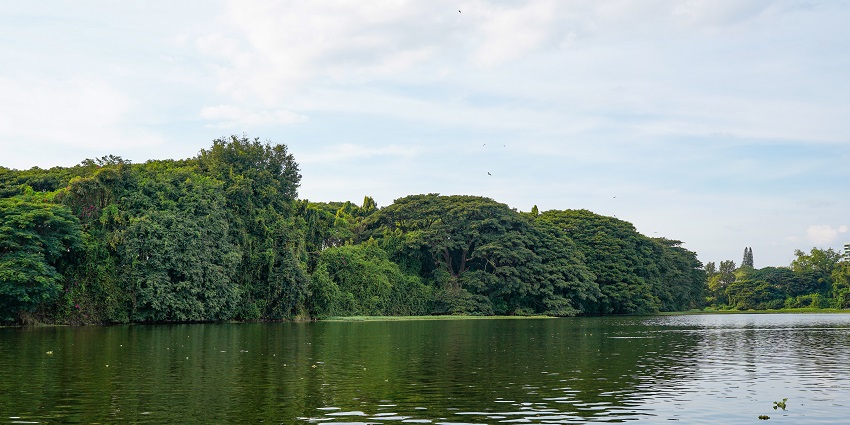 Karanji Lake, also known as the fountain lake, is a popular picnic spot.