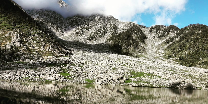 A stunning glacial lake perfect for trekking and nature lovers.