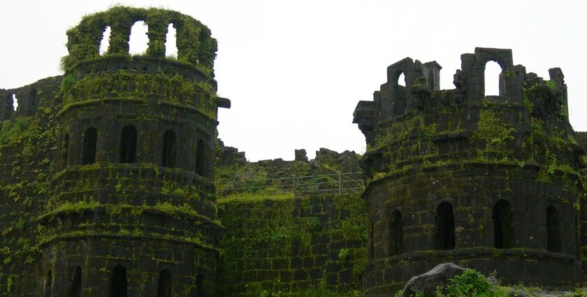 Karjat Fort is a beautiful fort with lush surroundings.