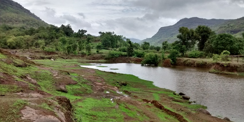 Karjat offers trekking, adventure sports, scenic landscapes, and historical sites