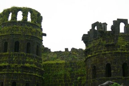 Karmala Fort features intricate carvings and historical significance in Maharashtra.