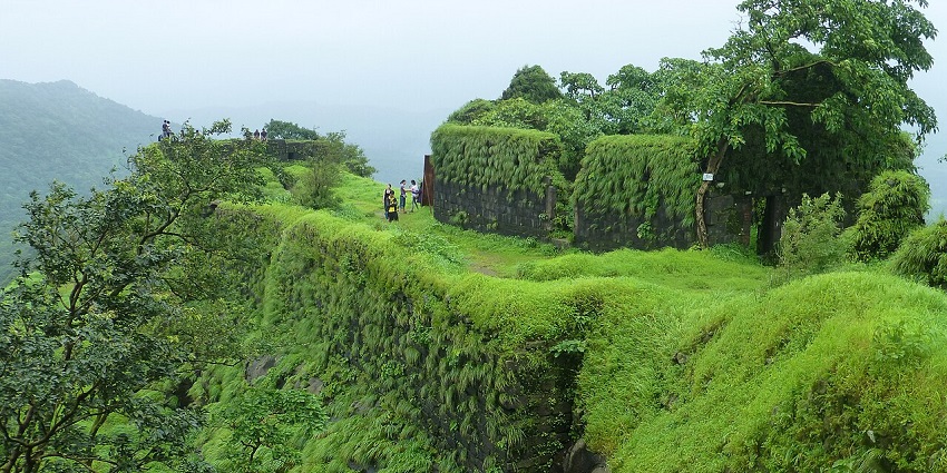 Image of the famous Karnala Fort, one of the historical places to visit near Dombivli.