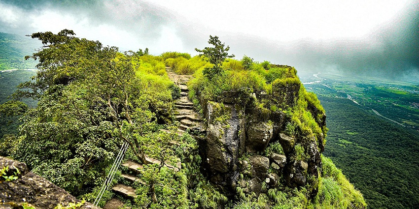 Karnala Fort, nestled in a bird sanctuary, is a popular destination near Rangana Fort.