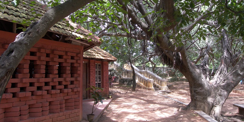 Top places to visit near Nehru Planetarium: Karnataka Chitrakala Parishath