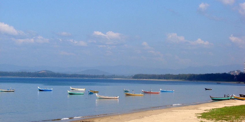 Scenic view of Karwar Beach, a popular tourist attraction in Uttara Kannada.