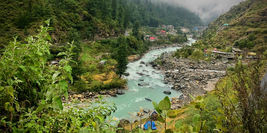 A breathtaking glimpse of Kasauli, one of the top places to visit near Kurukshetra.