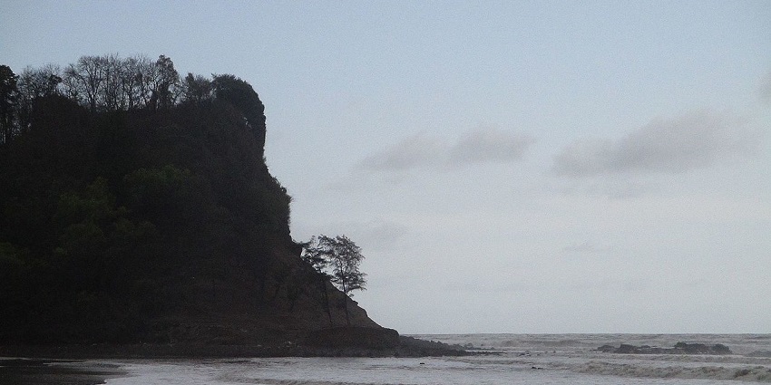A view of Kashid Beach, perfect for those seeking secluded beaches in Raigad