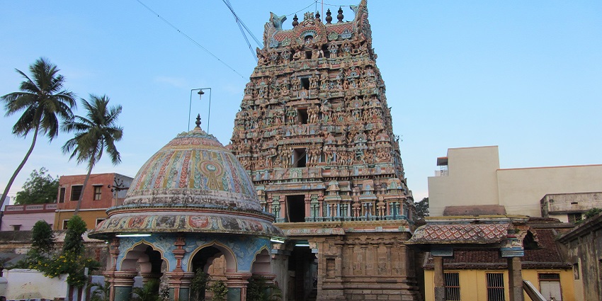 Kasi Viswanathar Temple, Kumbakonam is a Hindu temple dedicated to Lord Shiva, located in Kumbakonam, Tamil Nadu.