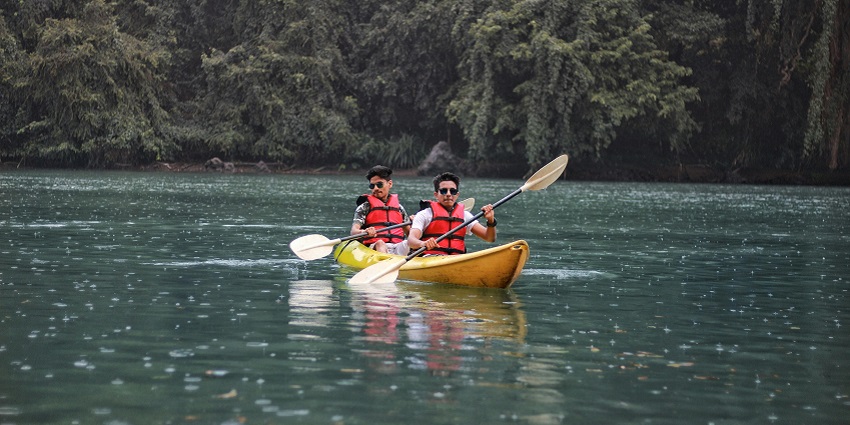 A view of calm water kayaking, one of the best Chivla Beach Sea Water Sports.