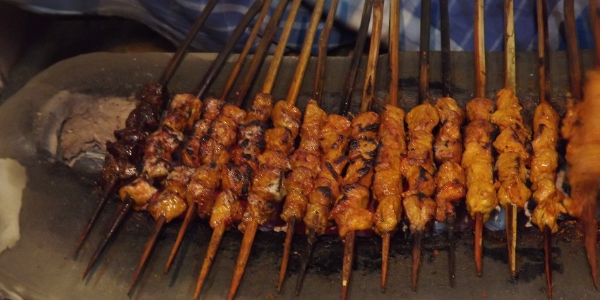 Kebabs are one of the famous dishes for non-vegetarian people due to their flavours.