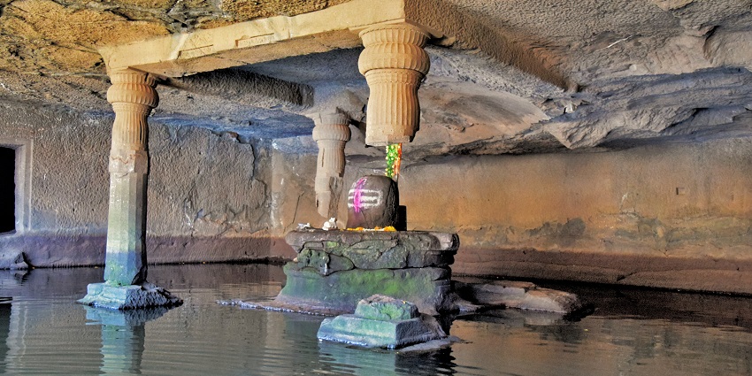 Kedarnath Temple, a popular tourist attraction near Pargad Fort, in the rain
