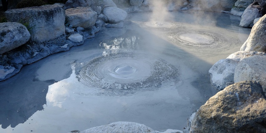 Kelavali Hot Water Spring, a natural hot water spring known for its therapeutic mineral-rich waters.