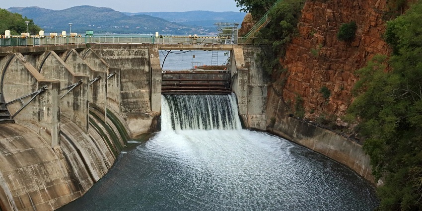 A close-up of a Kelavarapalli Dam, a notable sight for visitors exploring places near Hosur.
