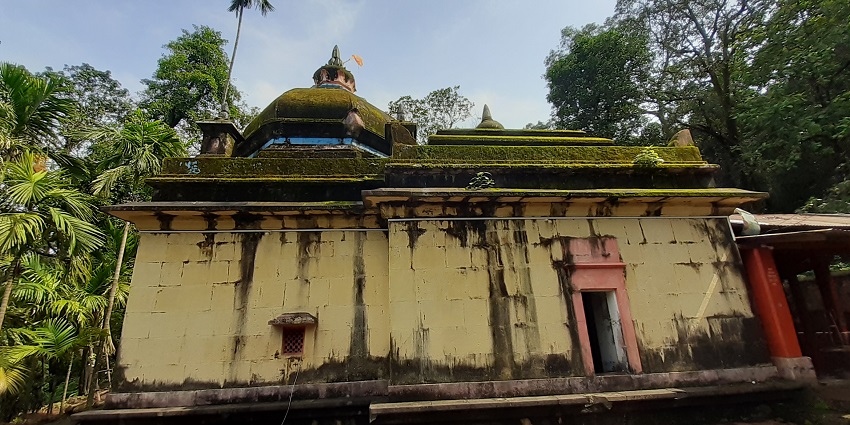 A view of the scenic route to Keshavraj Temple, a tourist attraction near Panhalekaji Caves.