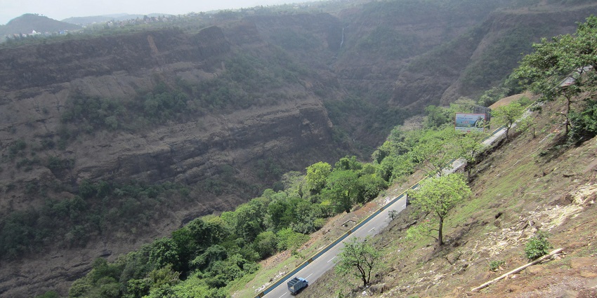Khandala offers lush hills, scenic viewpoints, perfect October getaway destination.