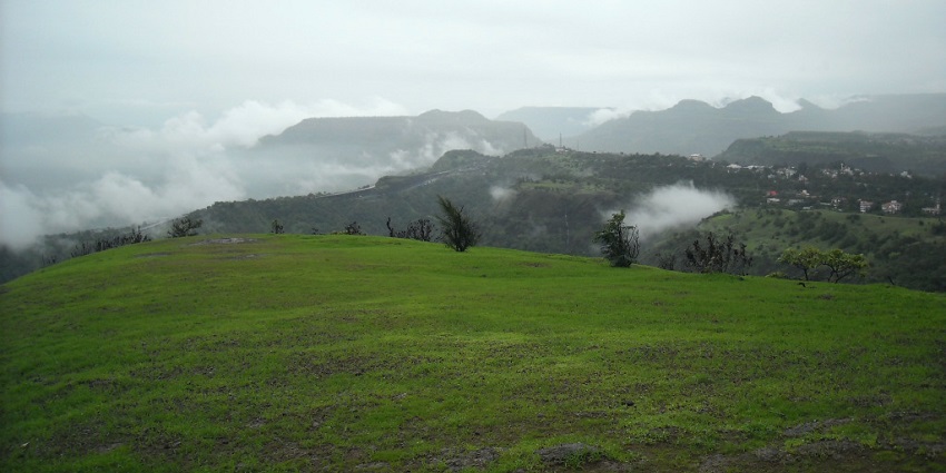 A breathtaking picture from Khandala, an ideal spot among the best places to see near Mumbai.