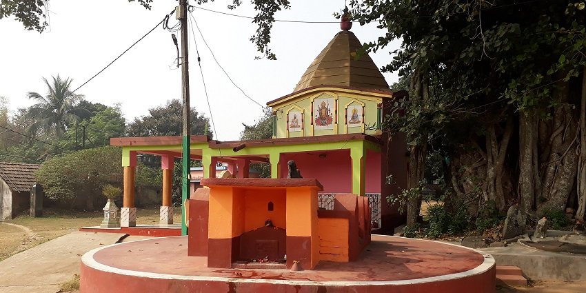 A picture of a local Shiva Temple in Navi Mumbai, surrounded by trees and greenery