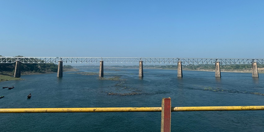 An image showing the Khandwa, a visit place near Kanha national park for travellers.