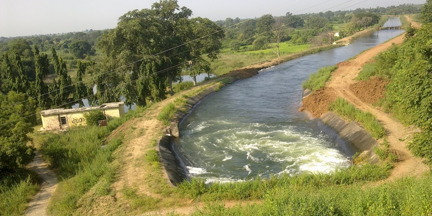 Aerial view shot showing Khindsi Lake near Nagpur and the neighbourhood around.