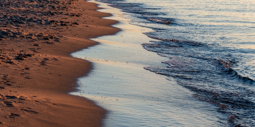 View of Kihim Beach, a popular tourist destination near Alibaug Fort in Maharashtra.