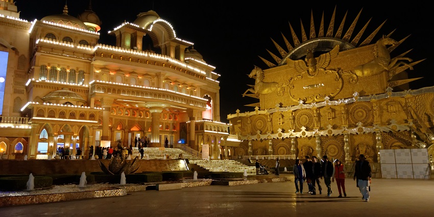 The famous Kingdom of Dreams hosts several theatrical events and music concerts.