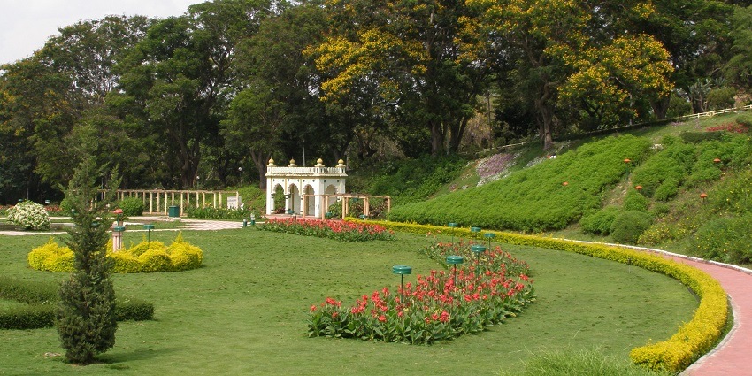 An image of Kittur Rani Chennamma Park which is one of the places to visit in Kumta.