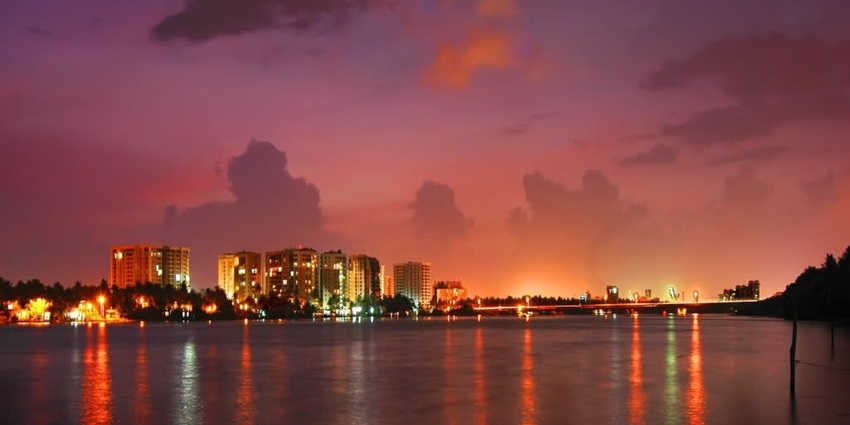 A glimpse of people enjoying nightlife at the scenic Kochi which is a party place in India.
