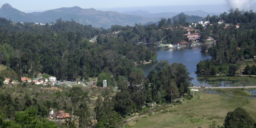 Popular spot for thrilling paragliding in Kodaikanal with scenic views.