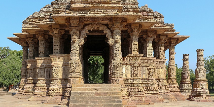 Konark Sun Temple, one of the places near Sudarshan Crafts Museum, with stone pillars.