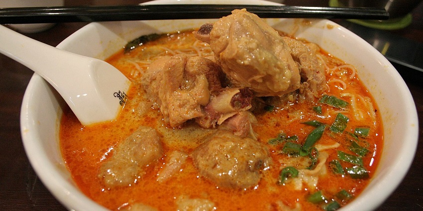 The best food in Coimbatore is the spicy chicken curry from the Kongunadu region.