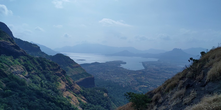 Enjoy a beautiful sunrise view from the top of the Konkan Kada, Harishchandragad.
