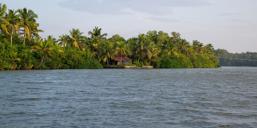 An image of an island, similar to Koormagadde, one of the best places to visit in raichur